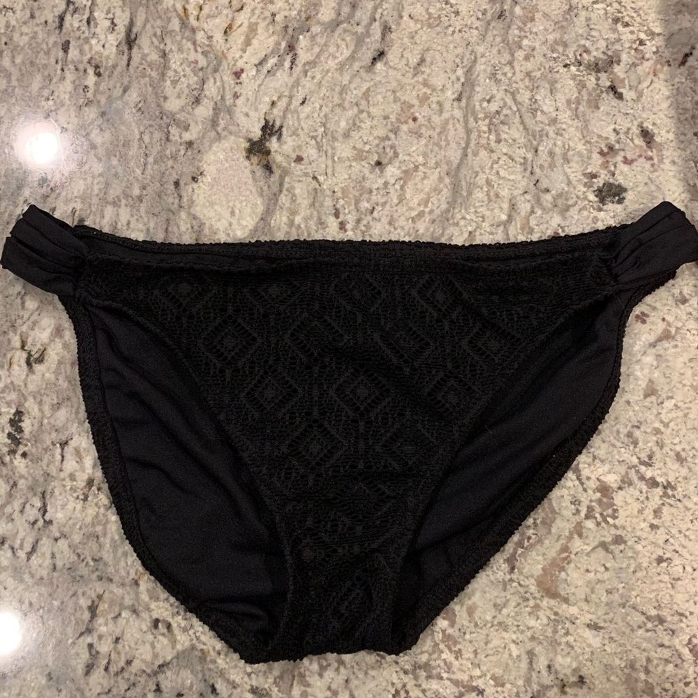 Black bikini bottoms